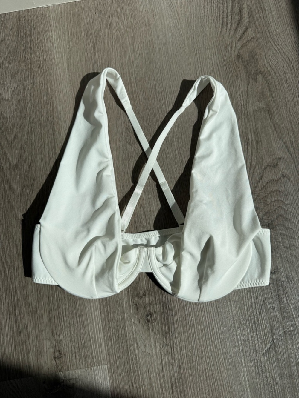 SHEIN White Crisscross Underwire Bra Top
